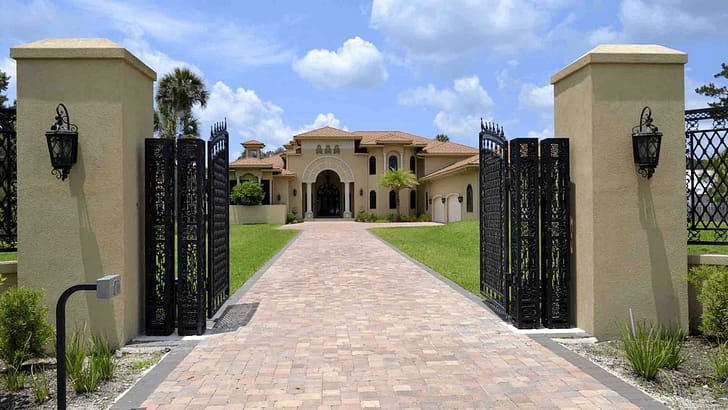 Estate-Homes-in-Riverview